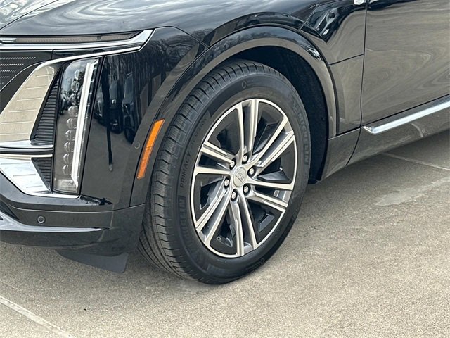 Used 2025 Cadillac Lyriq Luxury image 17