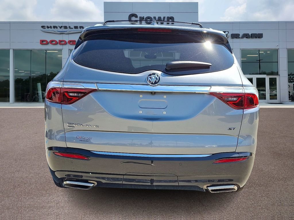 Used 2023 Buick Enclave Essence w/ Sport Touring Edition image 5