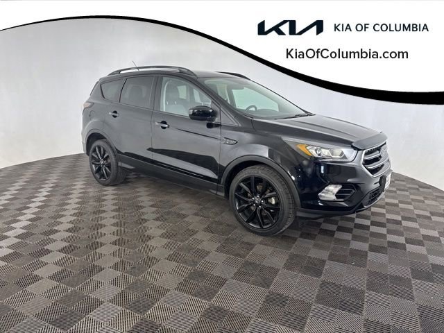 Used 2018 Ford Escape SE w/ SE Sport Appearance Package image 1