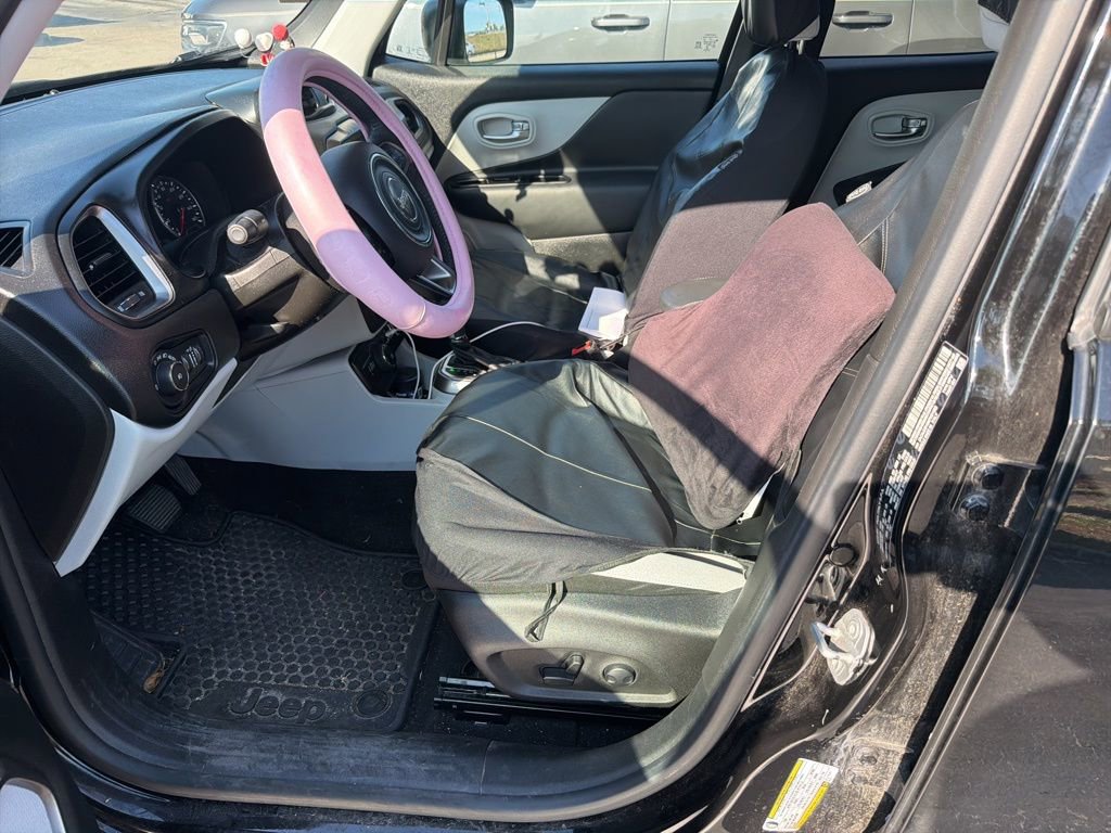 Used 2022 Jeep Renegade Latitude w/ Convenience Group image 9