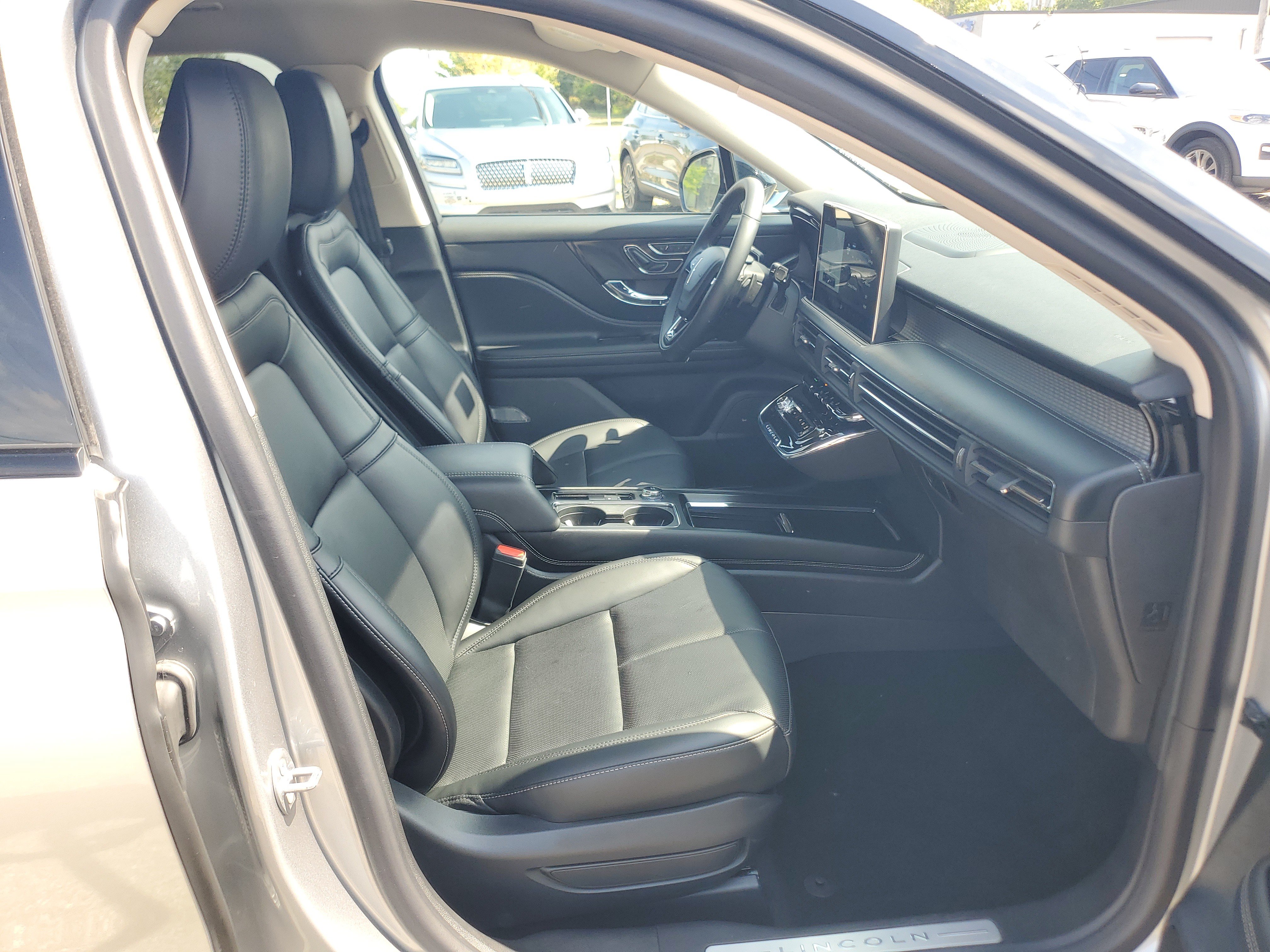 Certified 2024 Lincoln Corsair AWD w/ Equipment Group 101A image 9