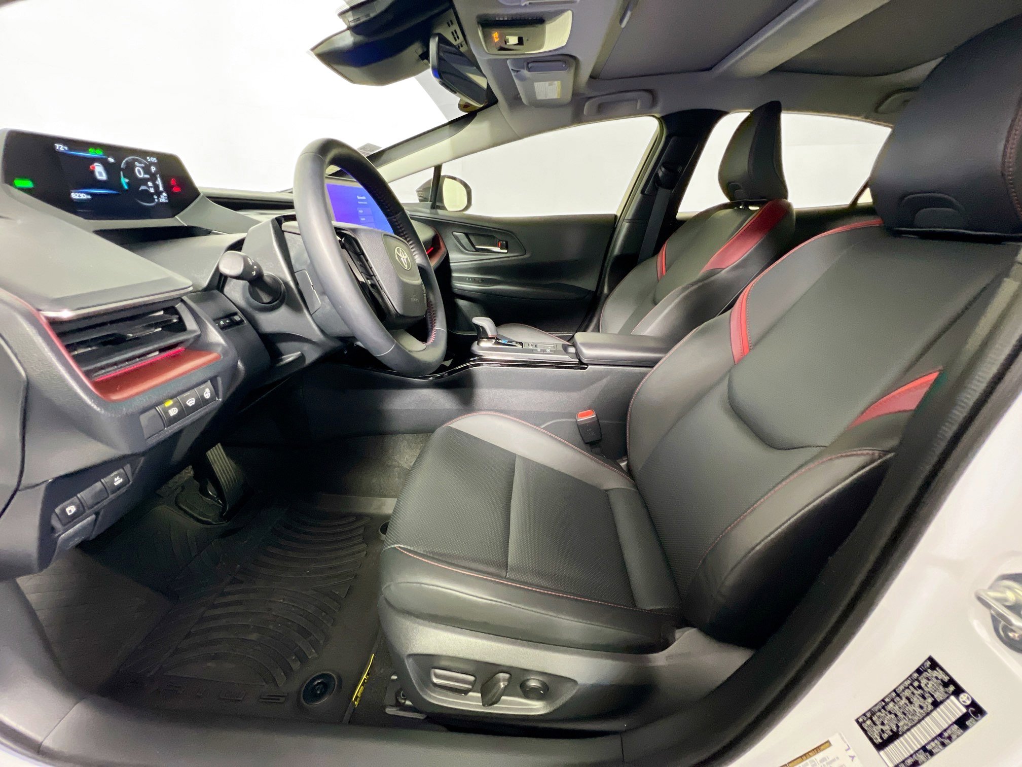 Used 2024 Toyota Prius Prime image 13