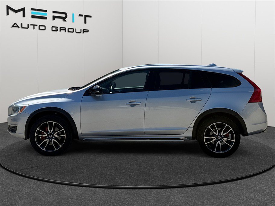 Used 2015 Volvo V60 T5 Cross Country AWD/4WD image 5