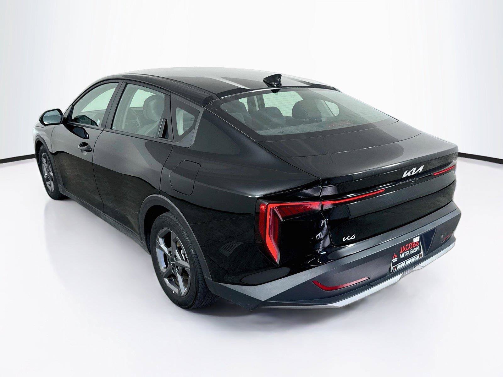 Used 2025 Kia K4 FWD image 3