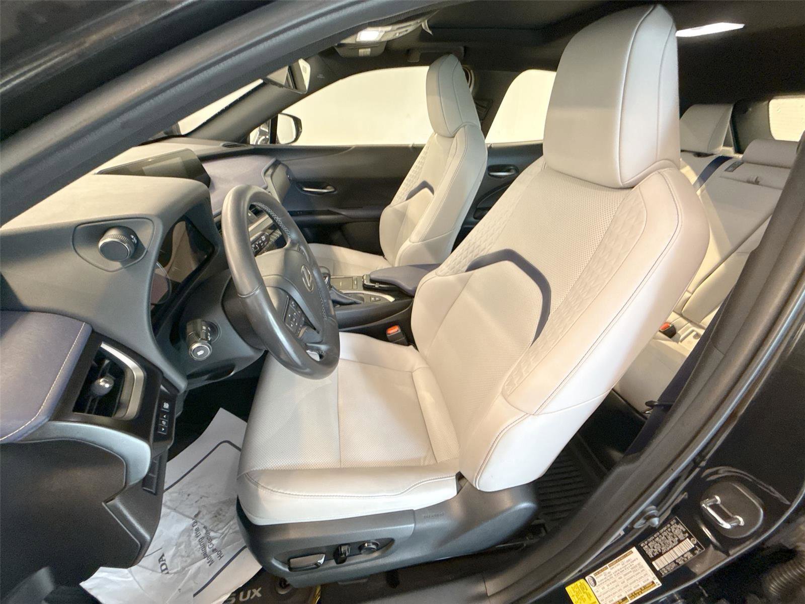 Used 2021 Lexus UX 250h w/ Premium Package AWD/4WD image 13