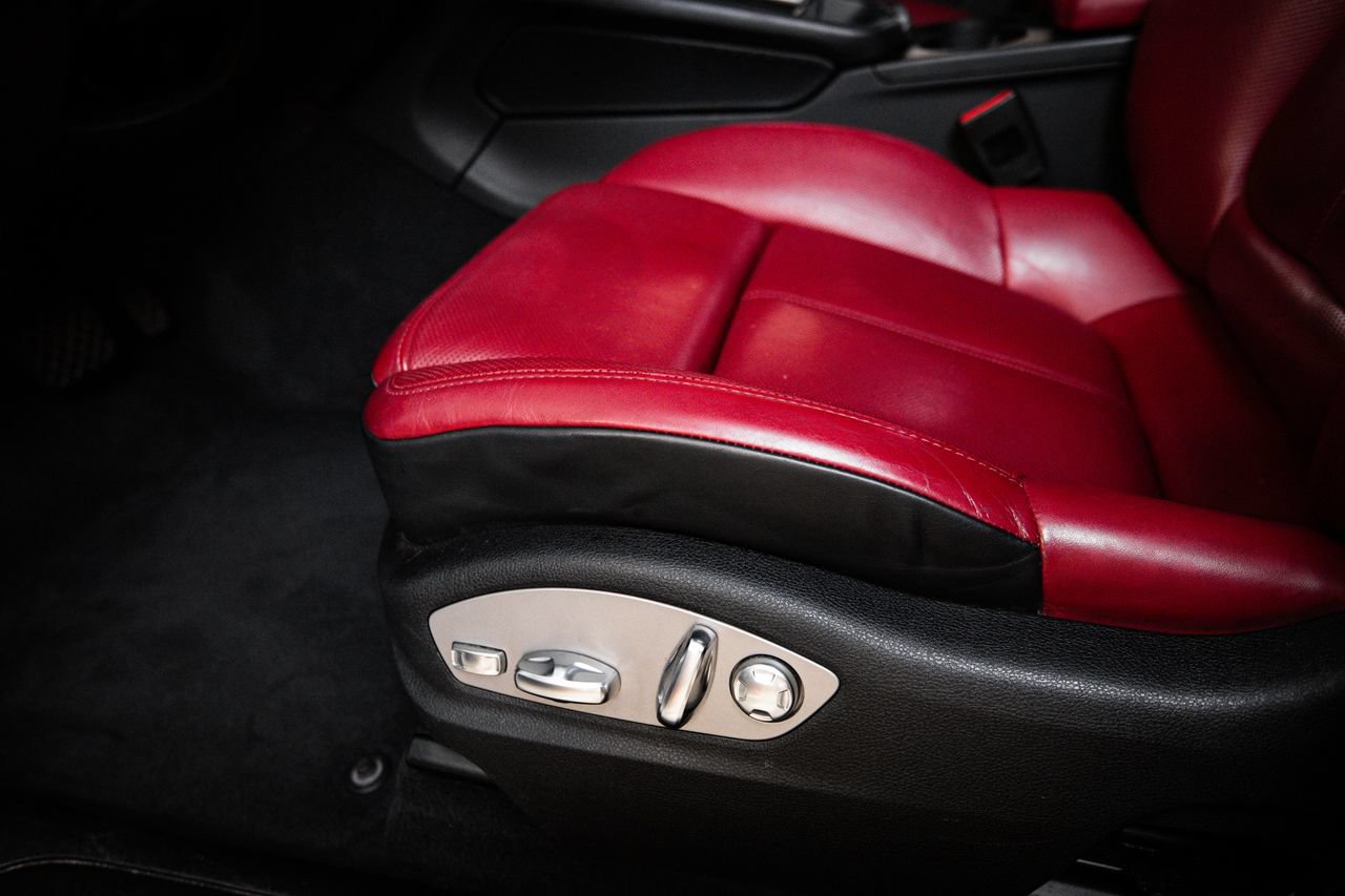 Certified 2023 Porsche Macan AWD/4WD image 14
