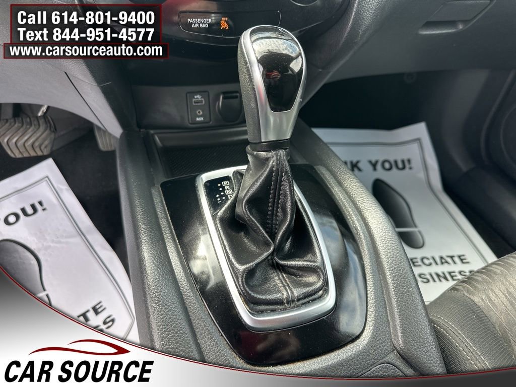 Used 2017 Nissan Rogue SV image 19