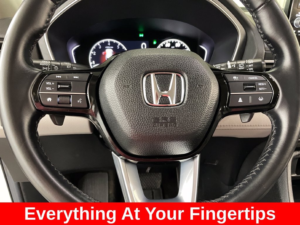 Used 2025 Honda Pilot EX-L image 3