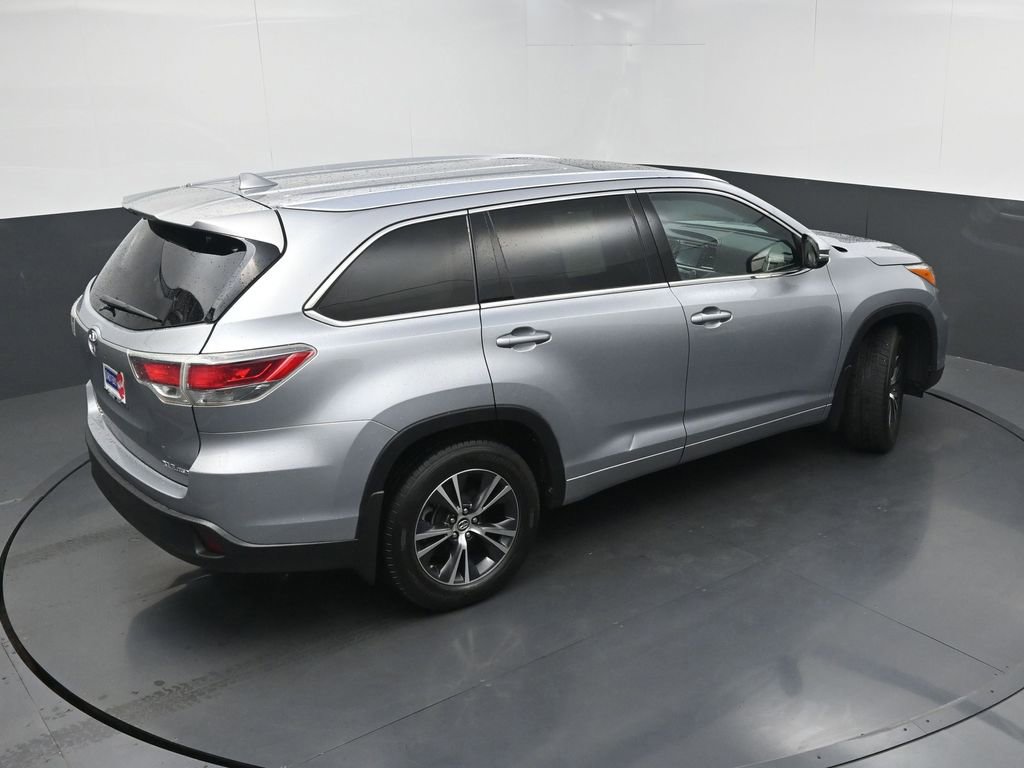 Used 2016 Toyota Highlander XLE AWD/4WD image 34