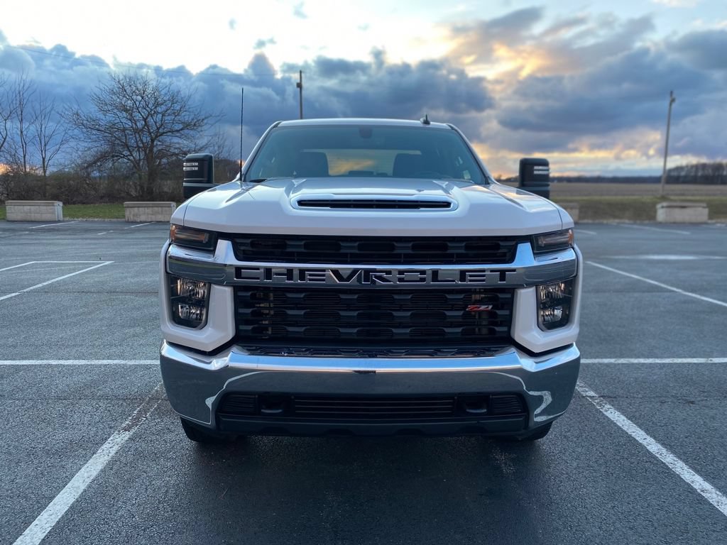 Used 2023 Chevrolet Silverado 2500 LT AWD/4WD image 2