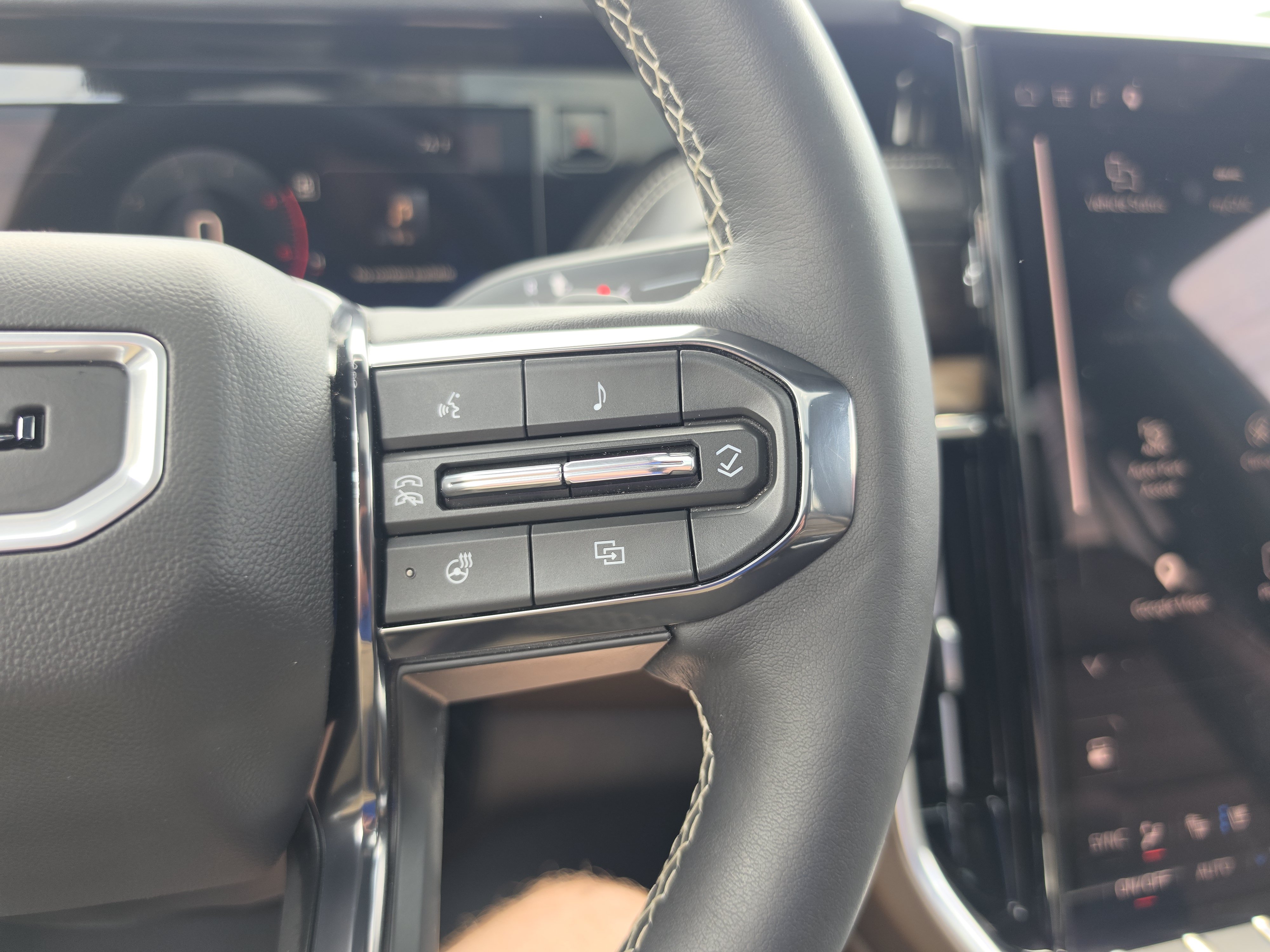 Used 2025 GMC Yukon Denali Ultimate AWD/4WD image 29