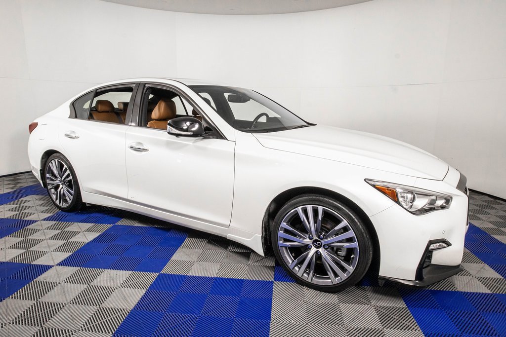 Used 2024 INFINITI Q50 Sensory image 2