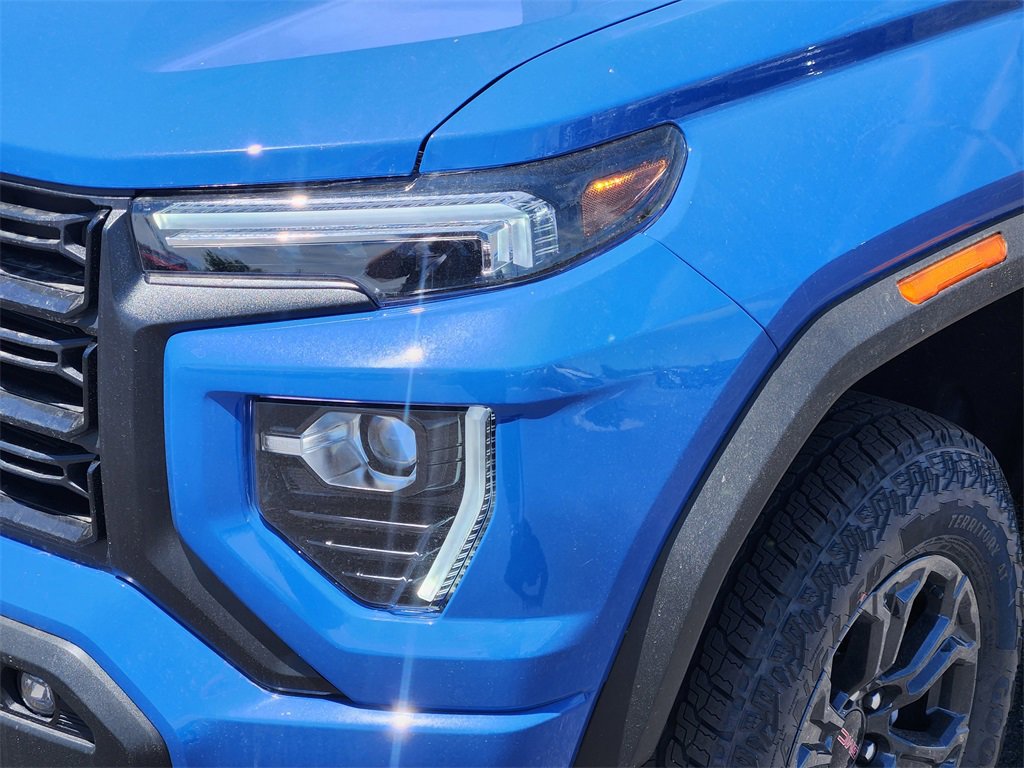 New 2025 GMC Canyon Elevation w/ Convenience Package image 4