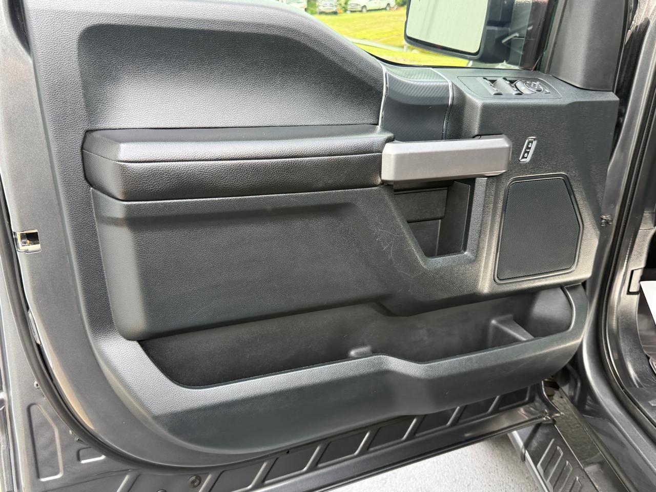 Used 2019 Ford F150 XLT w/ Equipment Group 302A Luxury AWD/4WD image 8