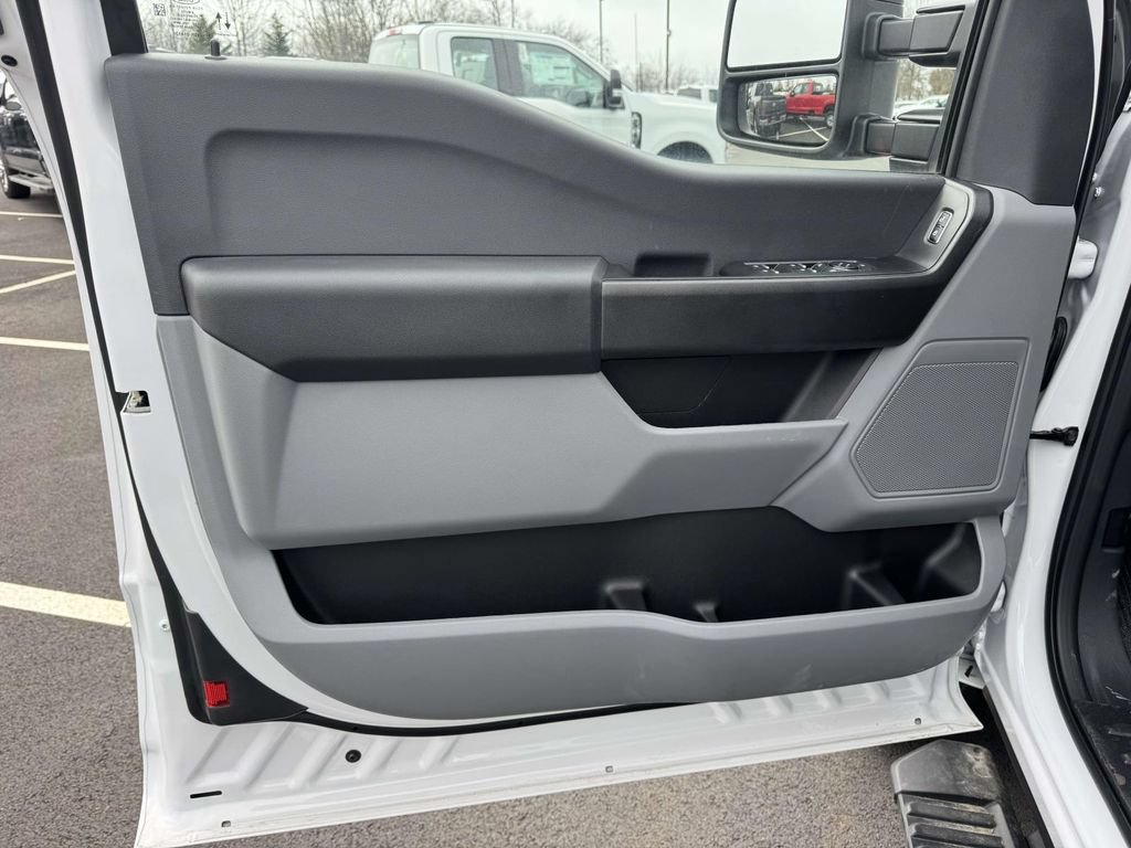 New 2026 Ford F350 XL w/ XL Chrome Package AWD/4WD image 10