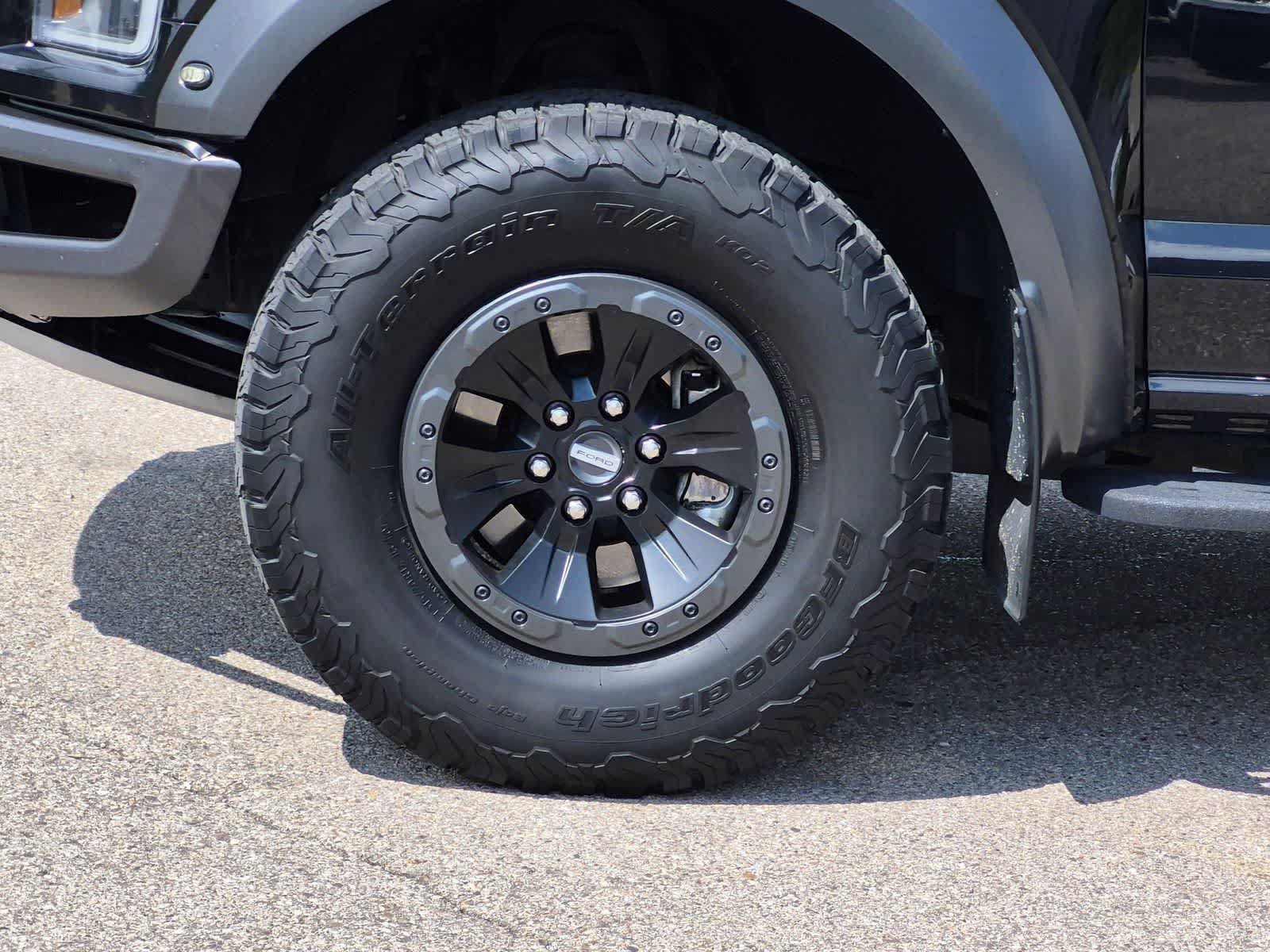 Used 2018 Ford F150 Raptor w/ Equipment Group 802A Luxury AWD/4WD image 14