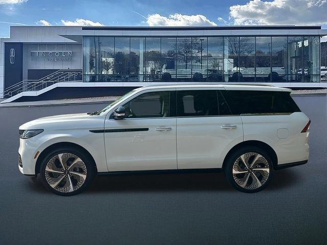 New 2026 Lincoln Navigator Black Label AWD/4WD image 4