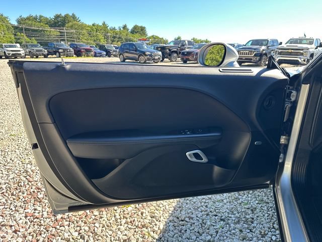 Used 2023 Dodge Challenger SXT RWD image 15