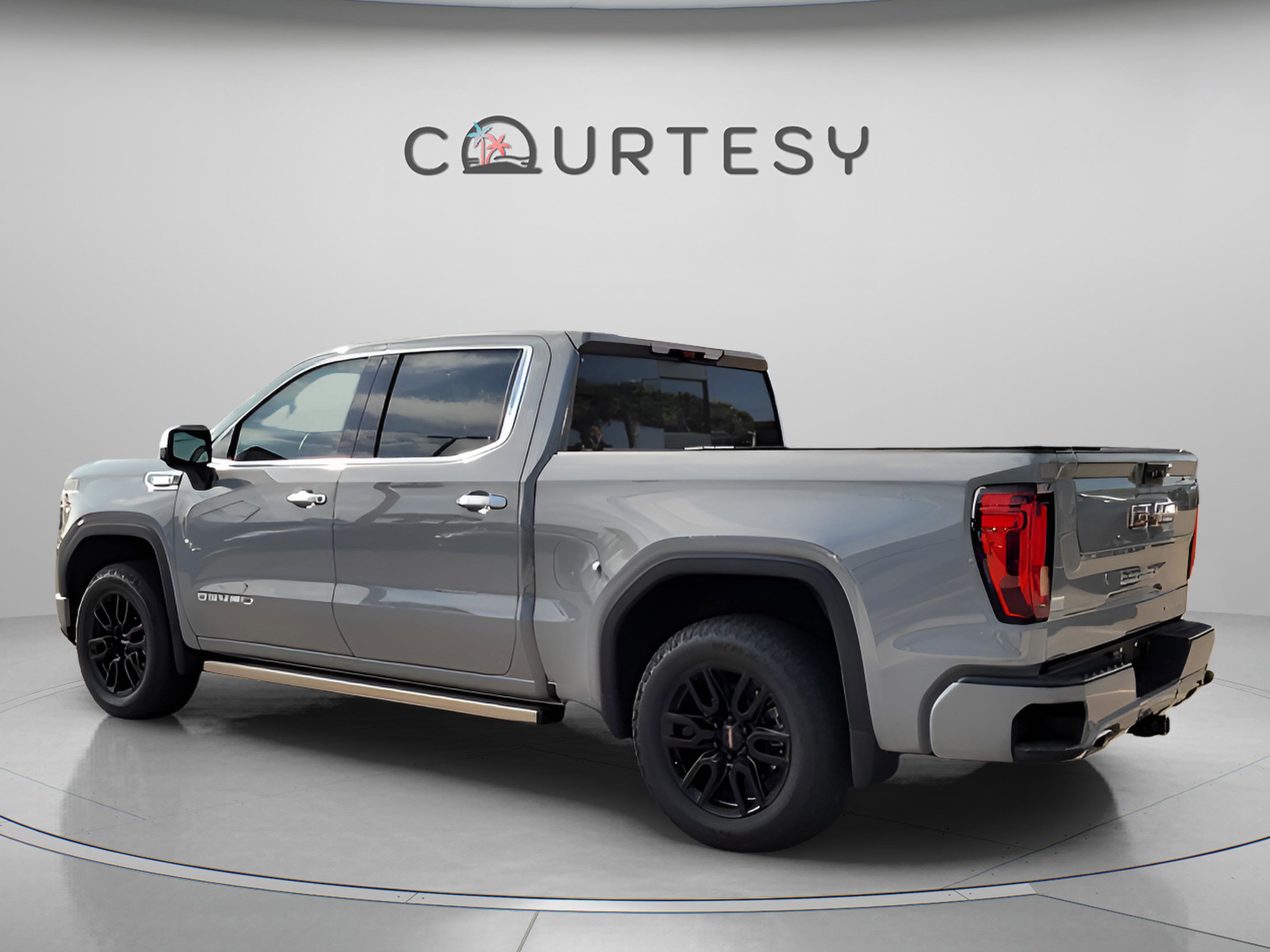 Used 2025 GMC Sierra 1500 Denali image 3