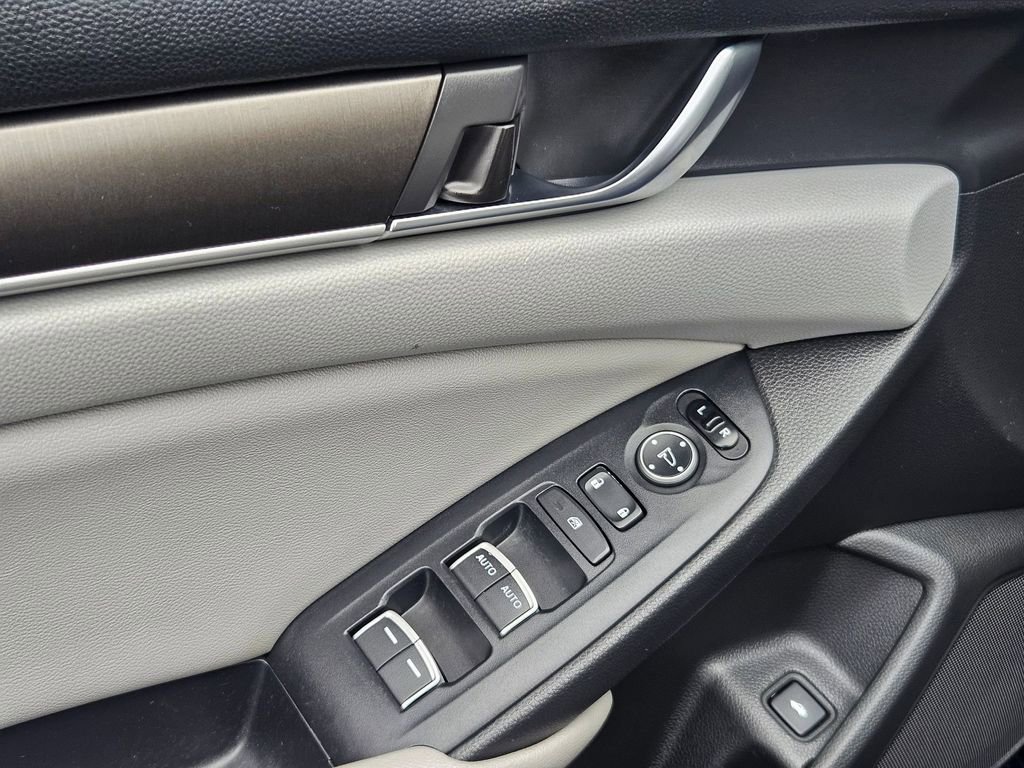 Used 2019 Honda Accord LX image 11