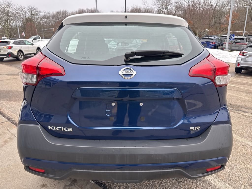 Used 2019 Nissan Kicks SR image 3