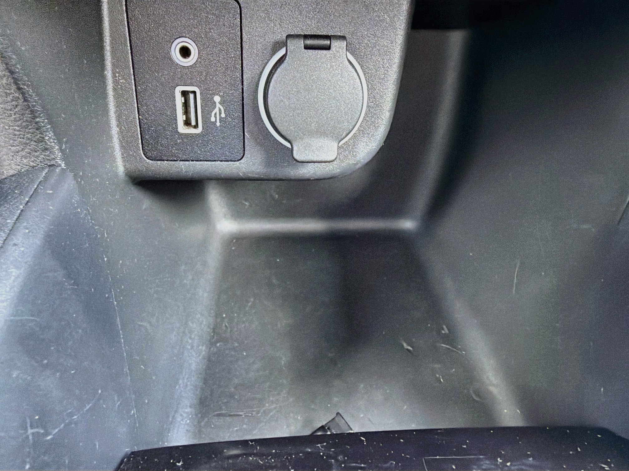 Used 2021 Nissan Kicks S FWD image 27