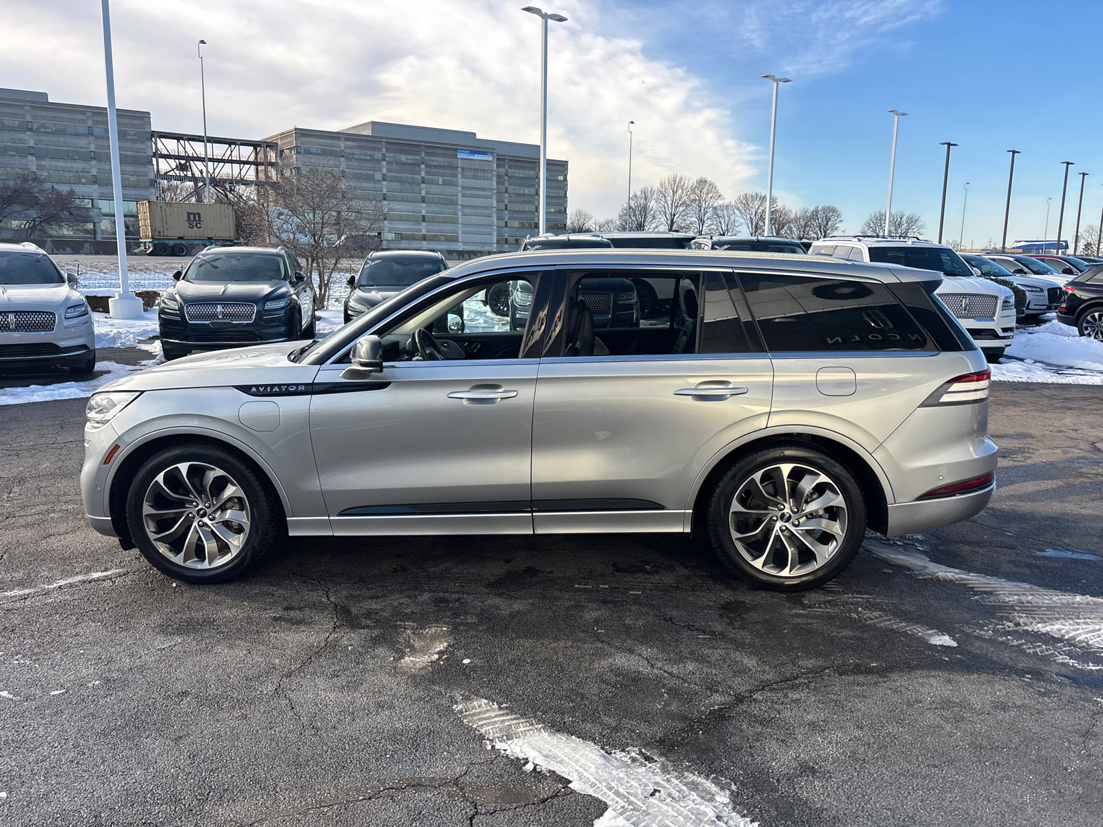 Used 2020 Lincoln Aviator Grand Touring w/ Equipment Group 302A image 4