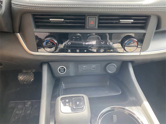 Used 2023 Nissan Rogue SV image 21