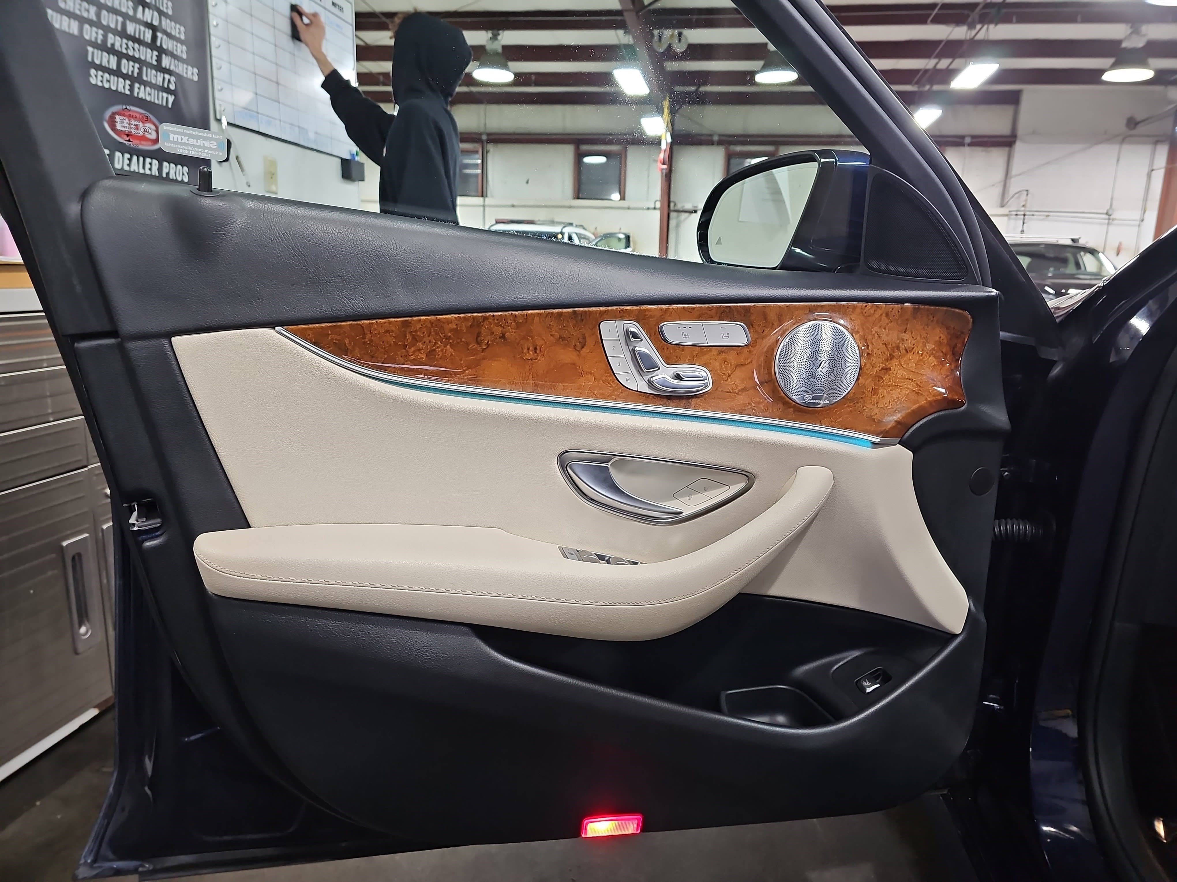 Used 2018 Mercedes-Benz E 300 image 27