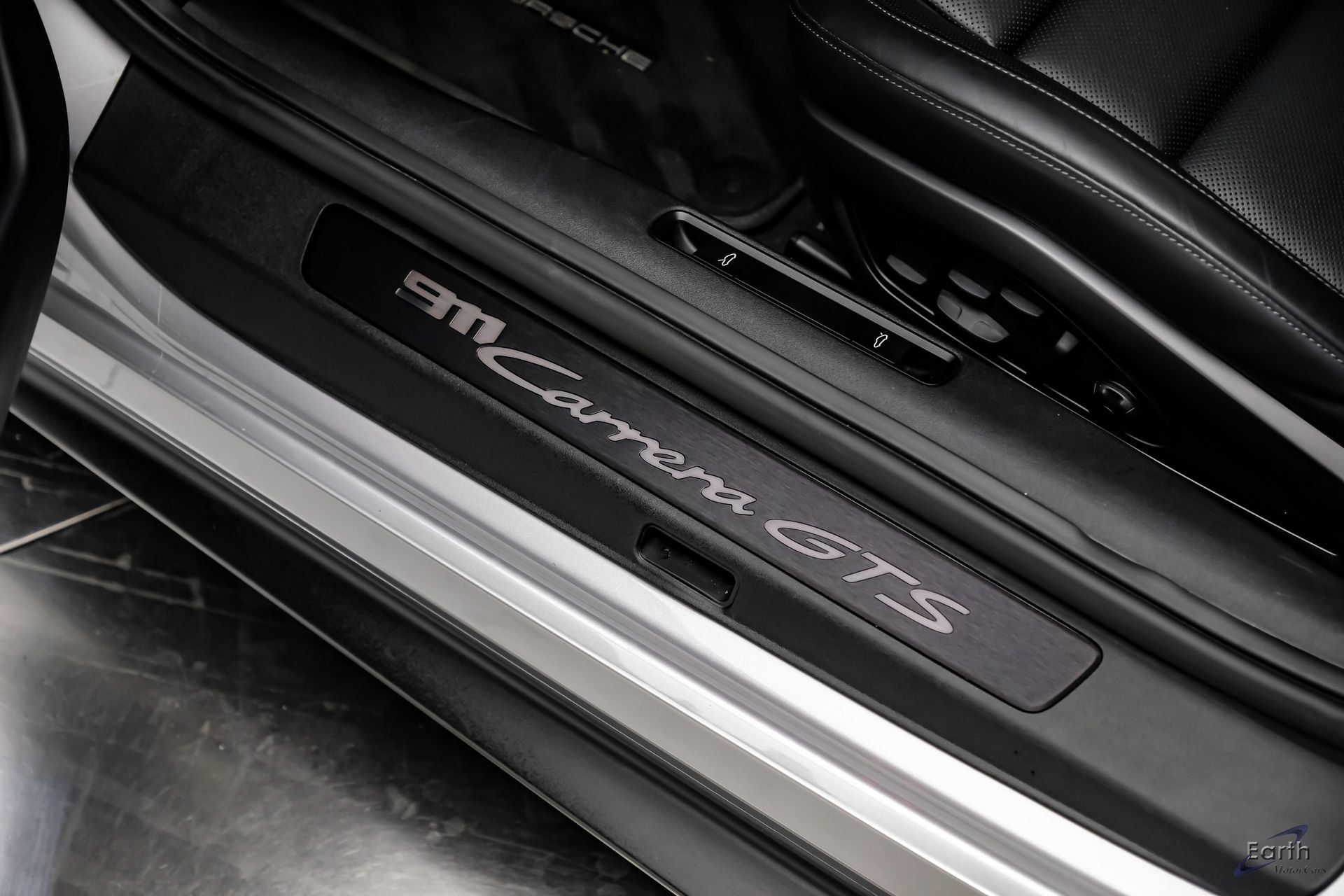 Used 2024 Porsche 911 Carrera GTS RWD image 43