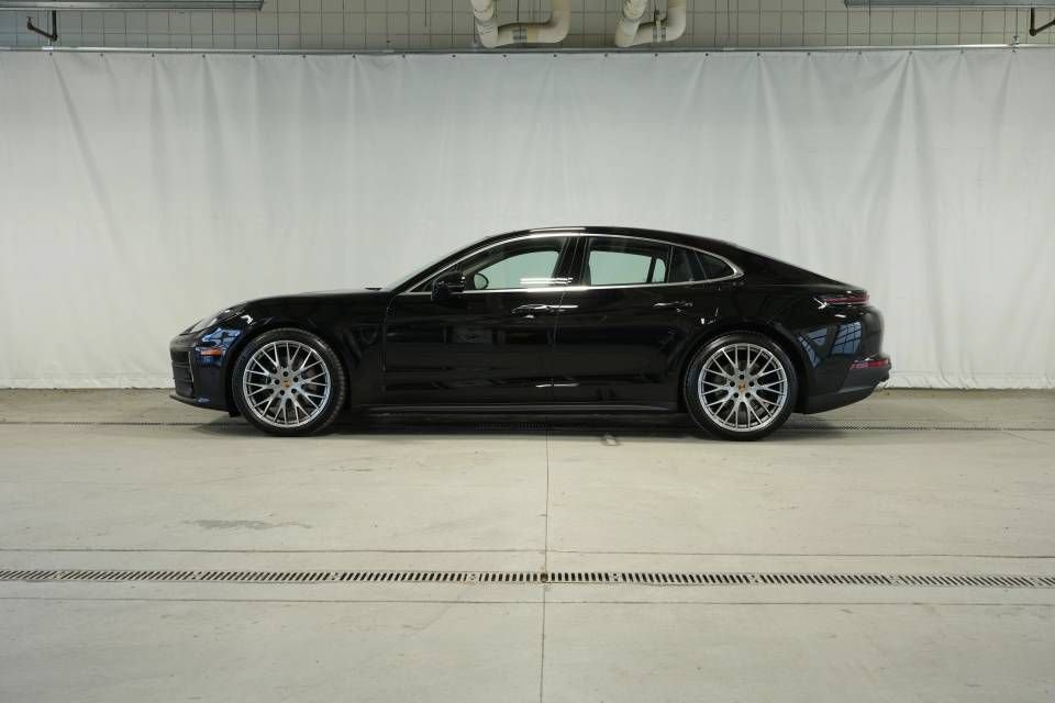 New 2026 Porsche Panamera 4 AWD/4WD image 2