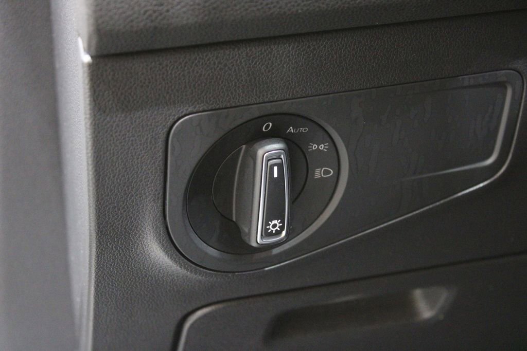 Used 2022 Volkswagen Tiguan SE image 15