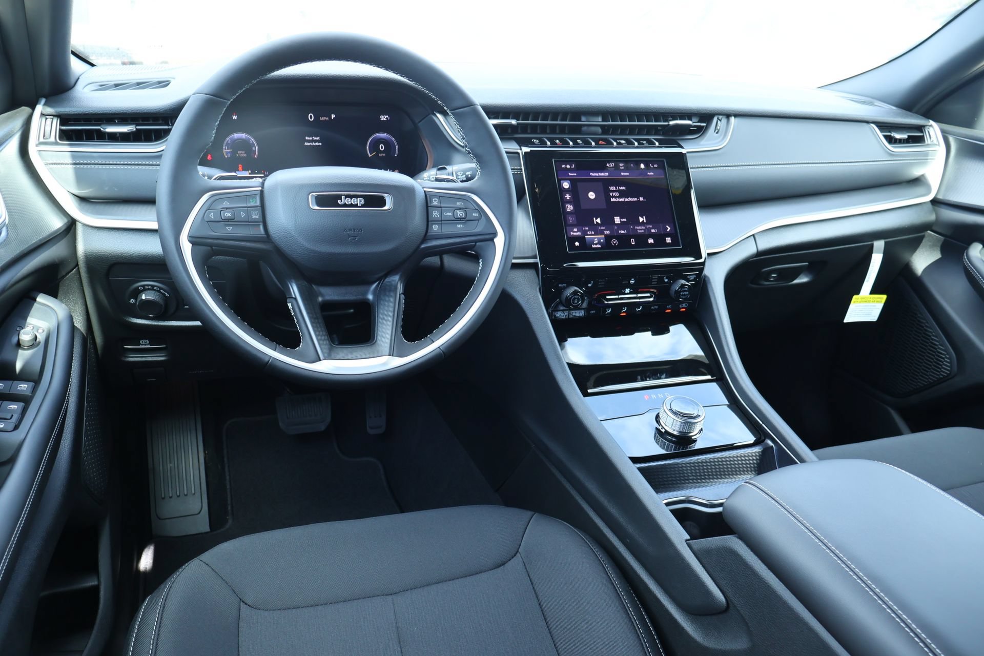New 2026 Jeep Grand Cherokee L 4WD image 2