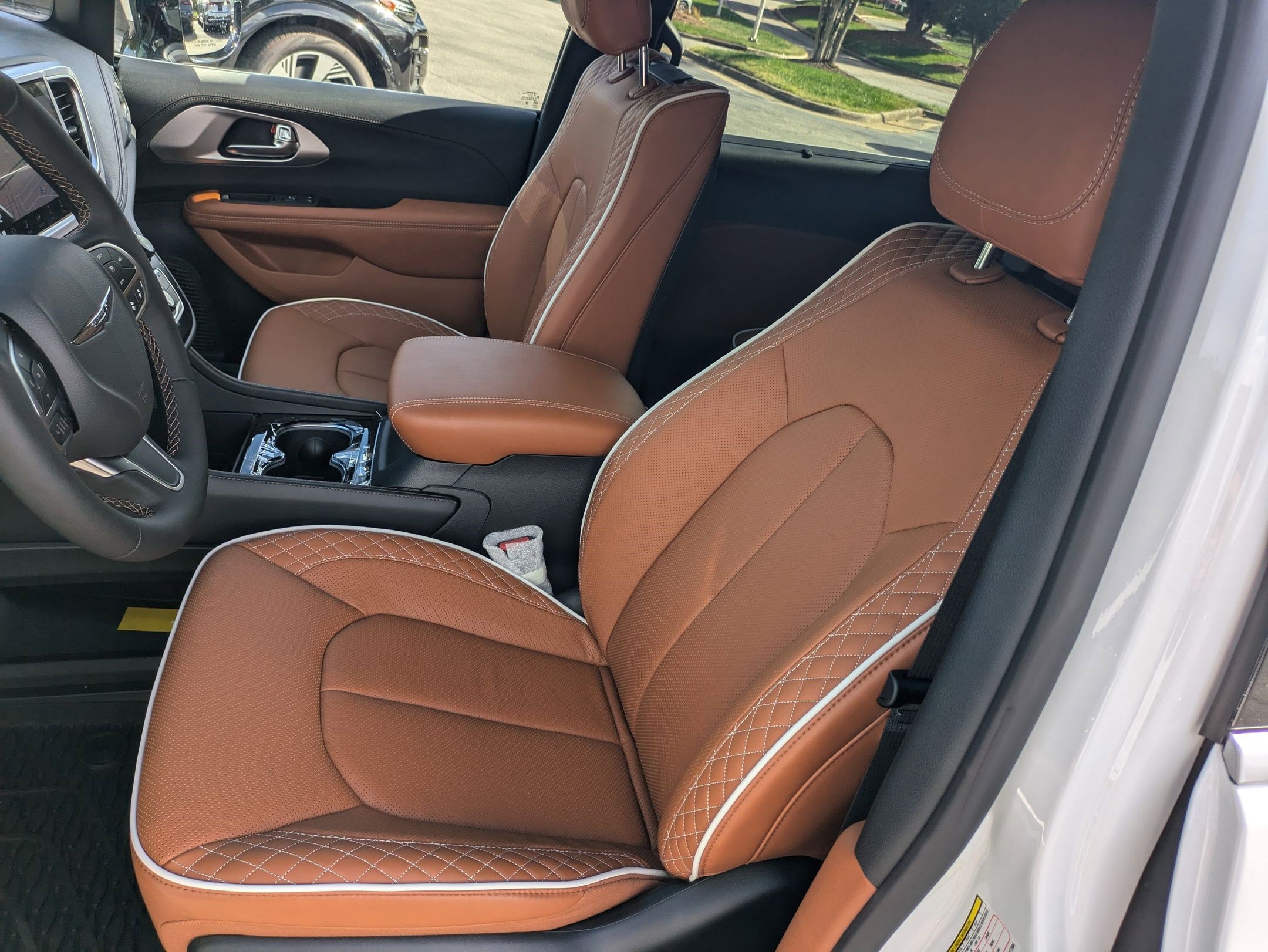 New 2026 Chrysler Pacifica Pinnacle image 17