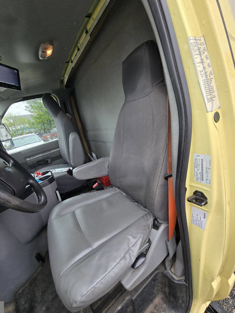 Used 2019 Ford E-450 and Econoline 450 Super Duty w/ Power Windows & Locks Group image 15