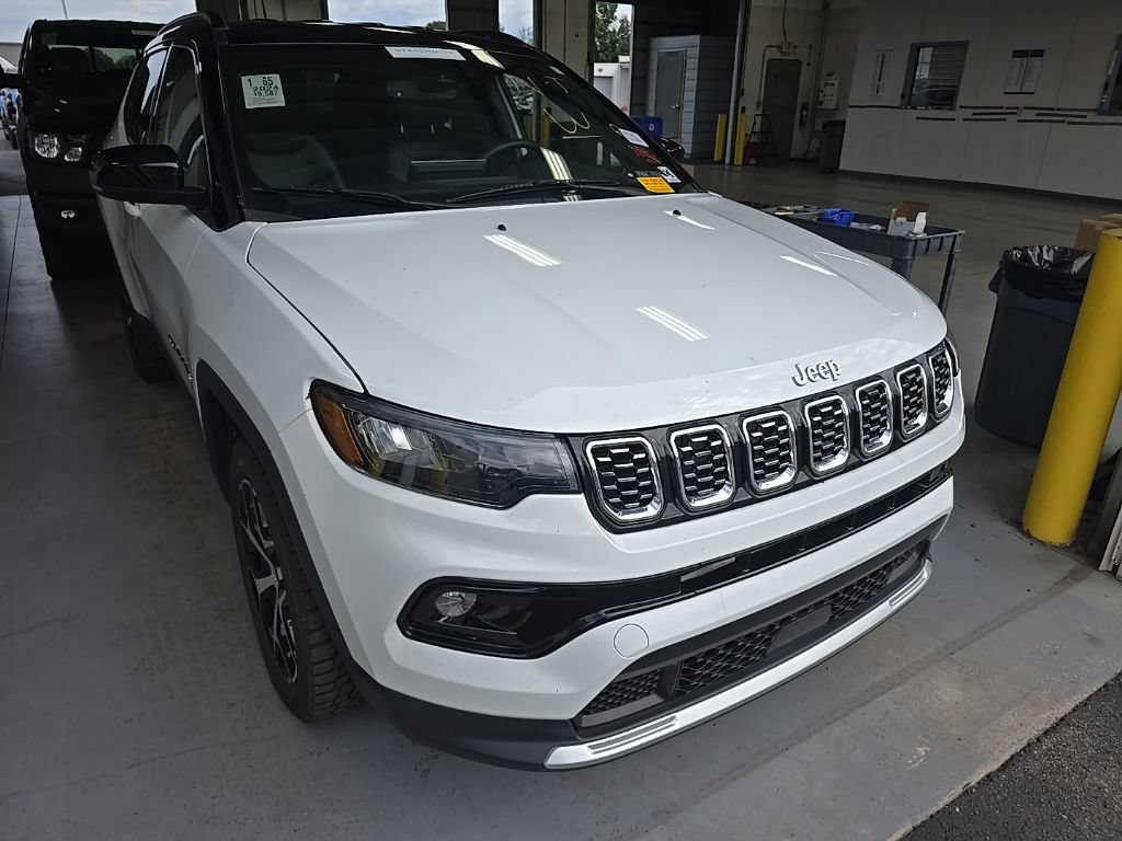 Used 2024 Jeep Compass Limited AWD/4WD image 1