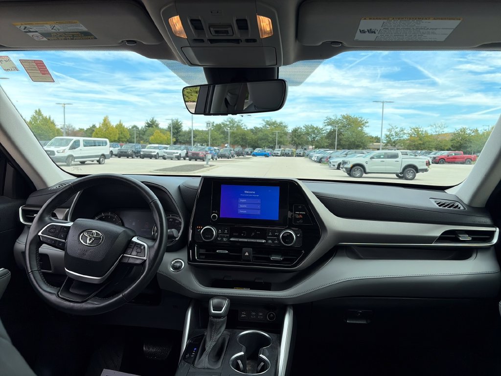 Used 2023 Toyota Highlander XLE AWD/4WD image 32