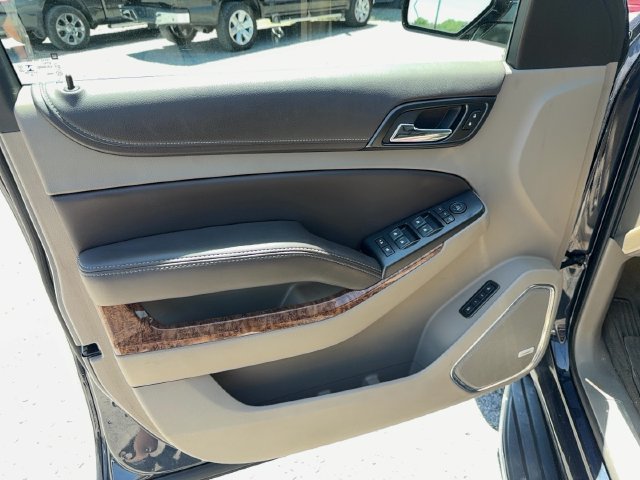 Used 2018 Chevrolet Suburban Premier AWD/4WD image 17