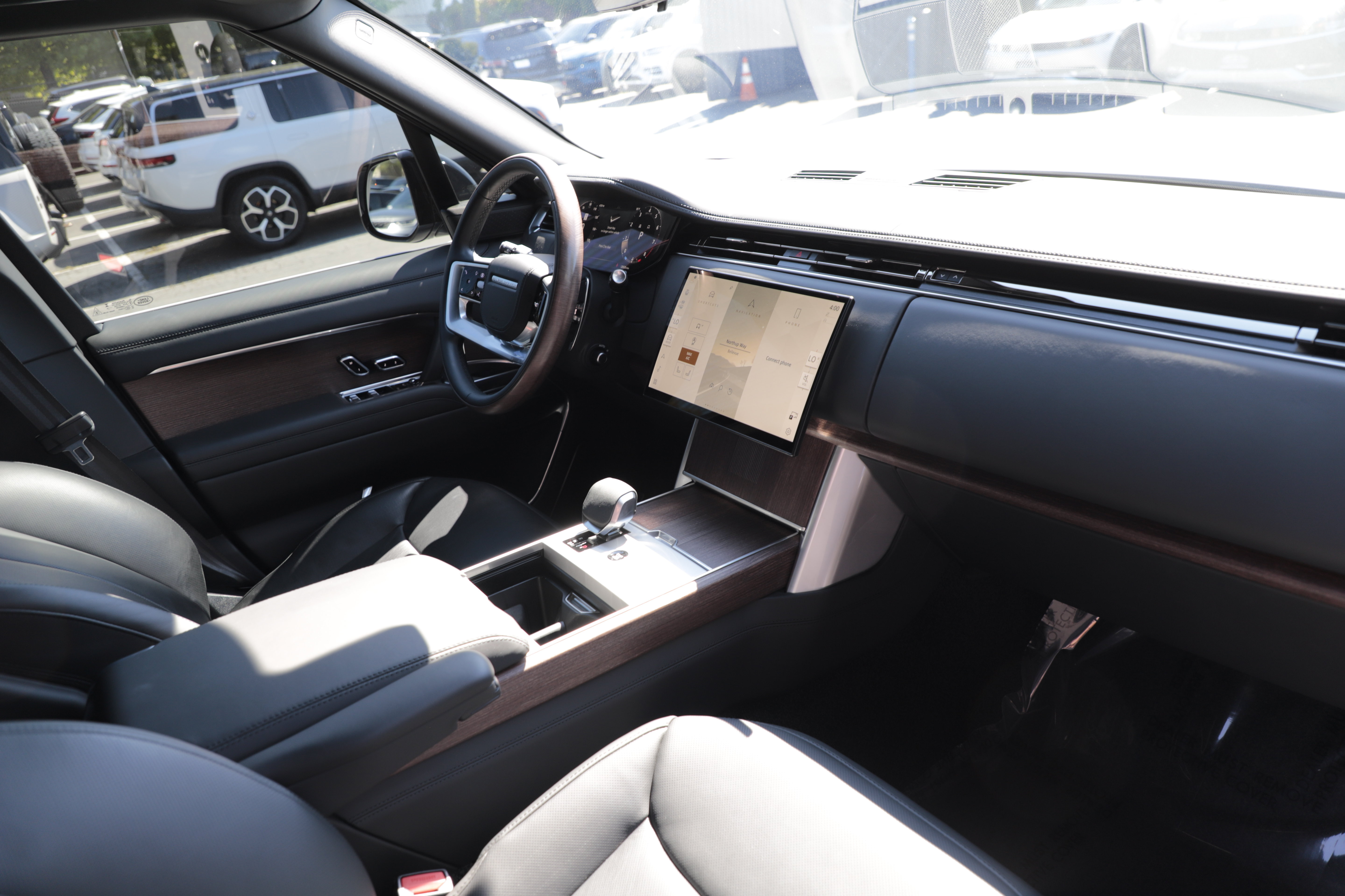 Certified 2024 Land Rover Range Rover Autobiography AWD/4WD image 13