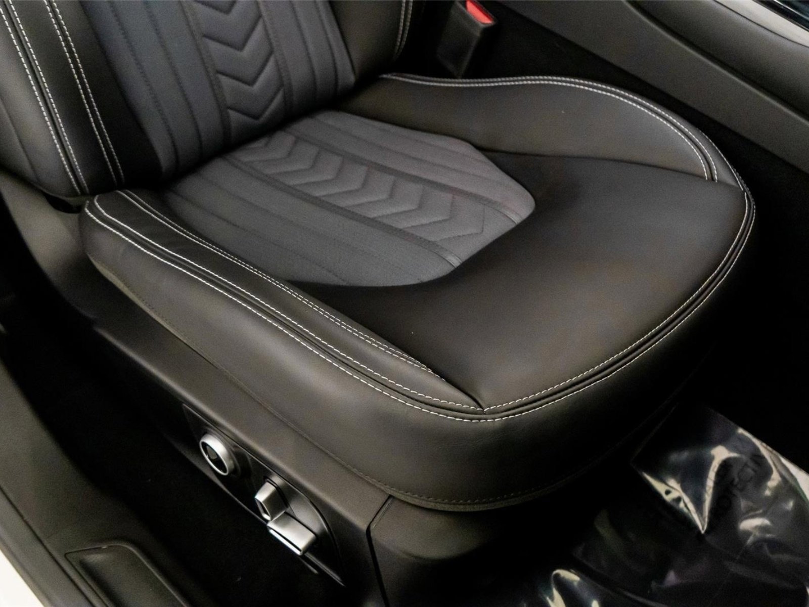 Used 2023 Maserati Levante GT image 33