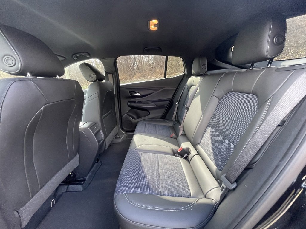 Used 2025 Buick Envista Preferred image 21