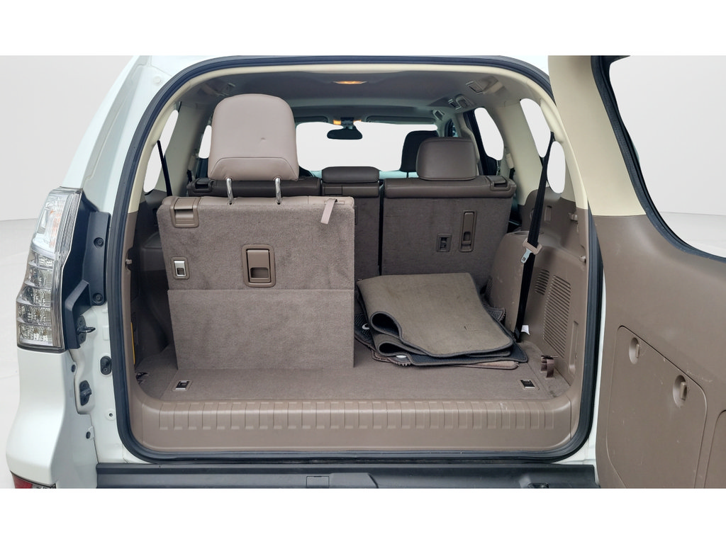 Used 2018 Lexus GX 460 Premium w/ Premium Package AWD/4WD image 9