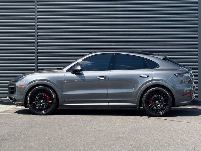 Used 2023 Porsche Cayenne GTS AWD/4WD image 2