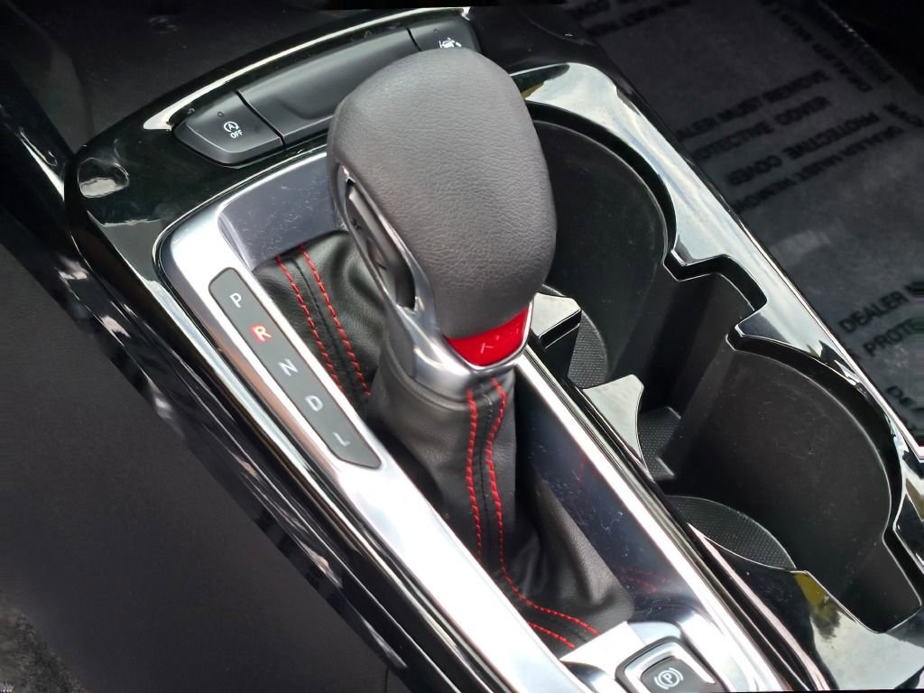 Used 2024 Chevrolet Trax RS w/ Sunroof Package image 29