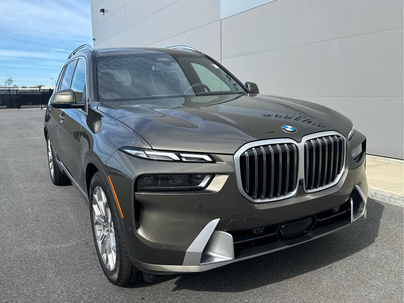 Used 2026 BMW X7 xDrive40i w/ Executive Package AWD/4WD image 5