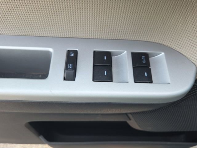 Used 2010 Mercury Mariner Premier image 26