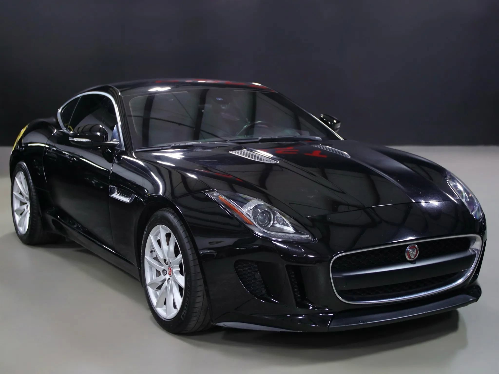 Used 2017 Jaguar F-TYPE Coupe image 2