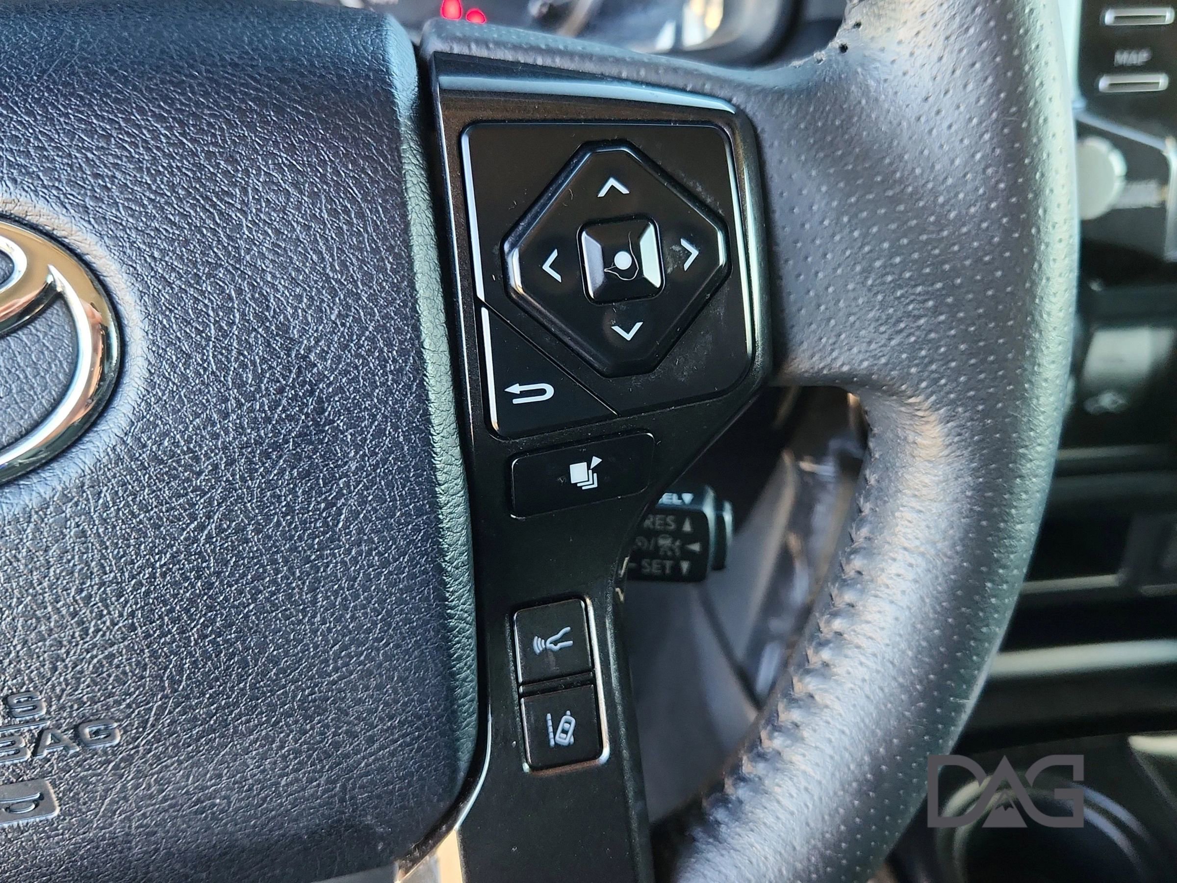 Used 2024 Toyota 4Runner TRD Off-Road image 33