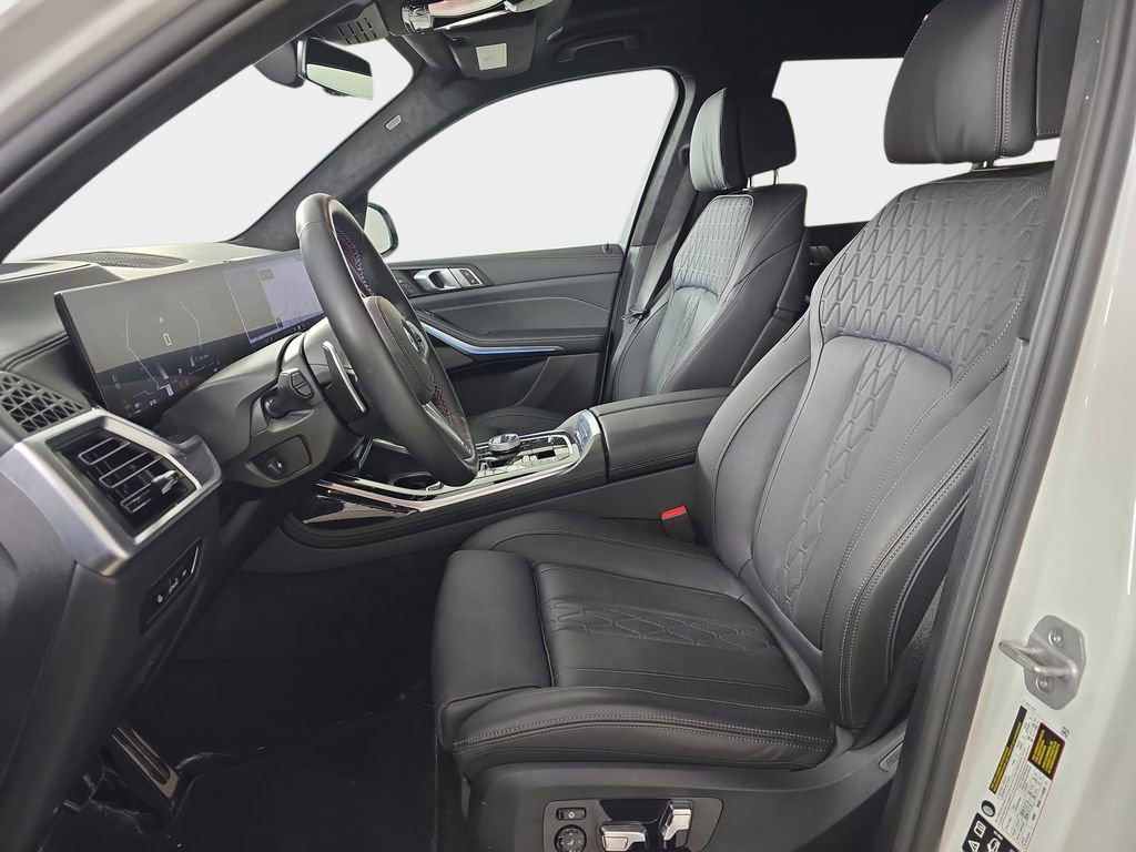 Certified 2025 BMW X7 M60i AWD/4WD image 19