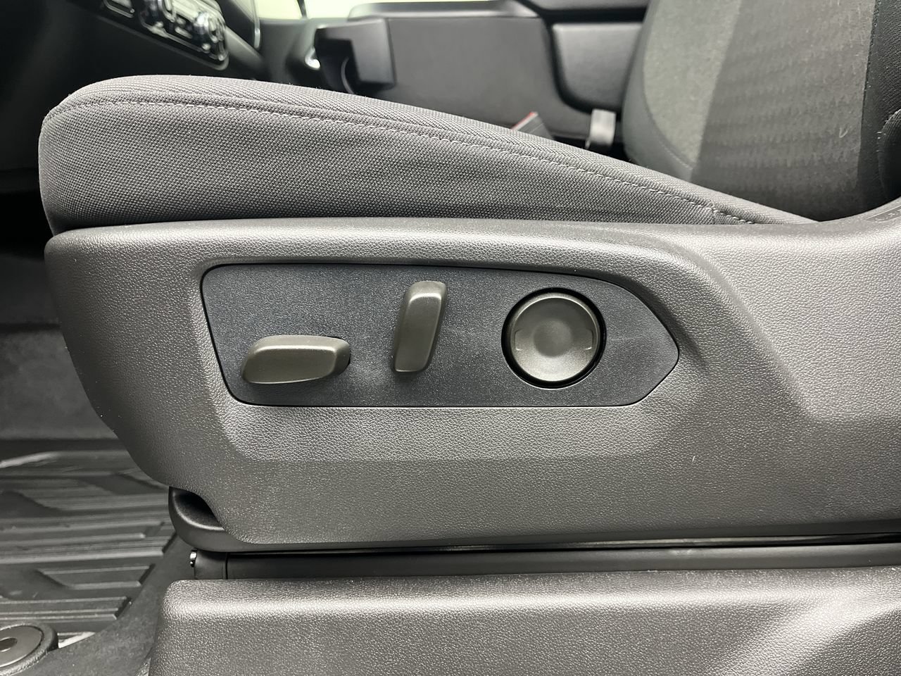 New 2026 GMC Sierra 1500 SLE AWD/4WD image 11